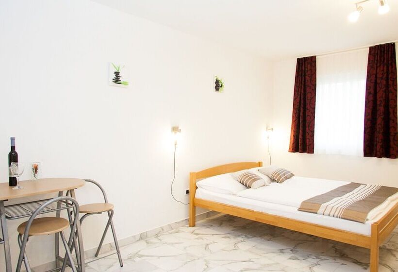 اتاق خانوادگی, Rooms Garden Zagreb Airport