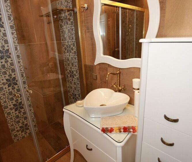 חדר סטנדרט נוף לים עם מרפסת, Sihirli Kitap Kahve Konuk Evi