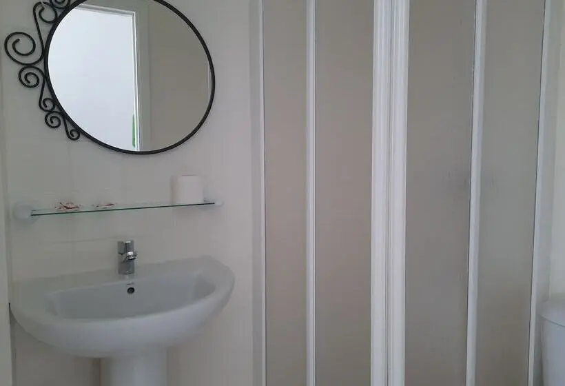 اتاق استاندارد سه تخته با بالکن, Hostal Costa