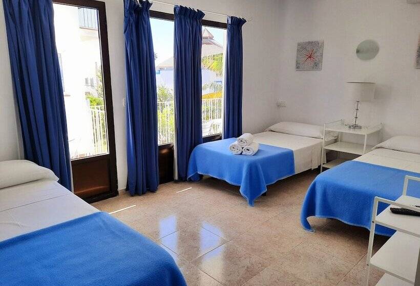 バルコニー付きスタンダードトリプルルーム, Hostal Costa