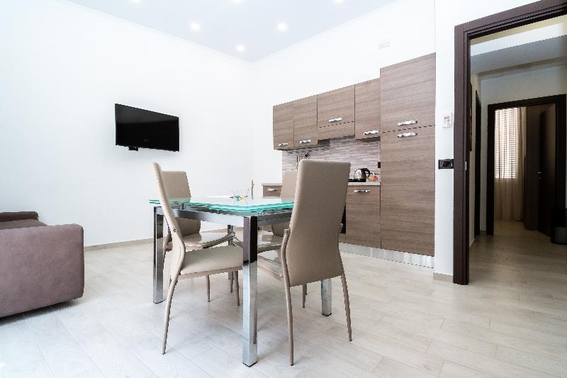 اتاق استاندارد با چشمانداز دریاچه, Hampton Inn San Luis Potosi