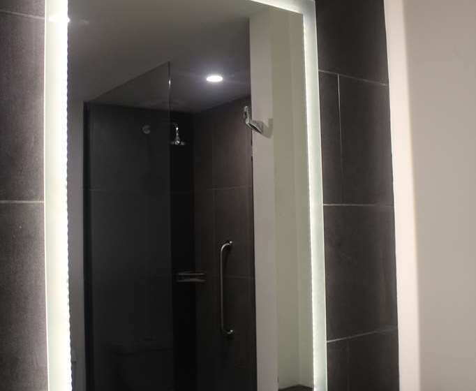 اتاق استاندارد با چشمانداز دریاچه, Hampton Inn San Luis Potosi