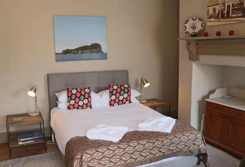 ベーシックルーム, Robinson Cottage