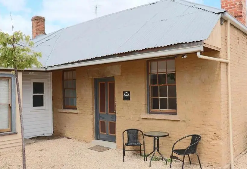 ベーシックルーム, Robinson Cottage