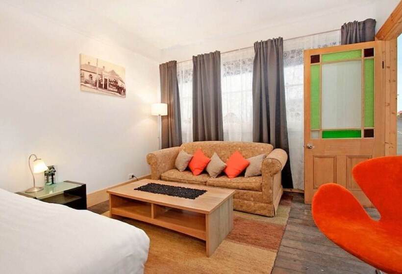 חדר סטודיו סטנדרד, Robinson Cottage