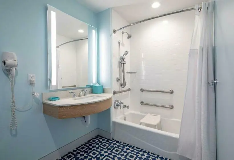 身障者適用スイートルーム, Universal Endless Summer Resort - Surfside Inn and Suites