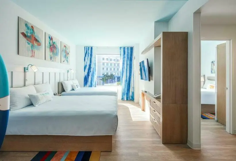 身障者適用スイートルーム, Universal Endless Summer Resort - Surfside Inn and Suites