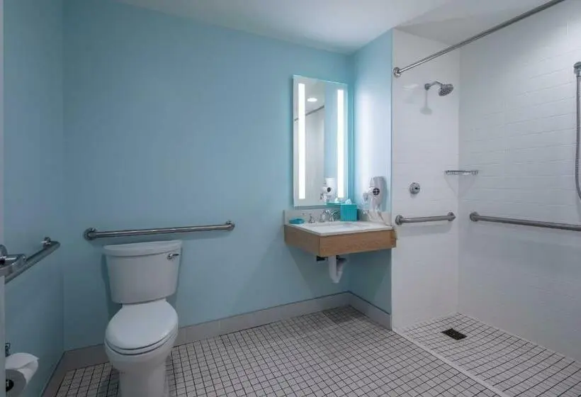 身障者適用スイートルーム, Universal Endless Summer Resort - Surfside Inn and Suites