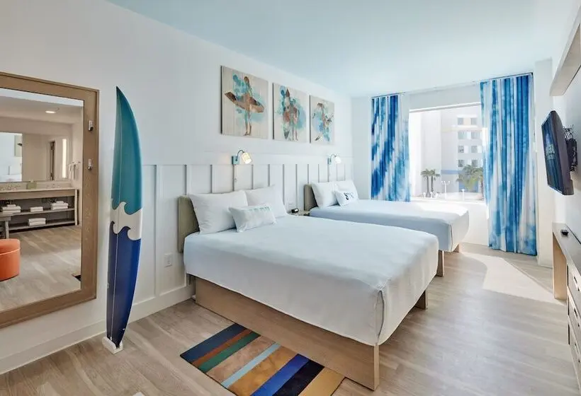 身障者適用スイートルーム, Universal Endless Summer Resort - Surfside Inn and Suites