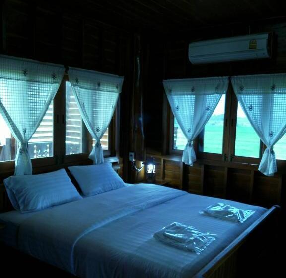 Семейный Номер, Huanmaisakngam Resort