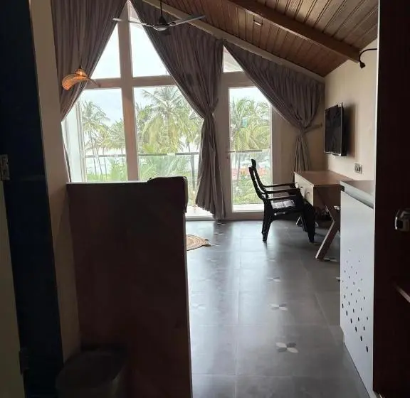 オーシャンビュースイート, Karkera S Beach Stay
