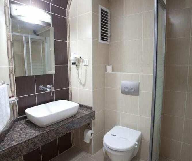 اتاق استاندارد سه نفره, Grand Laleli