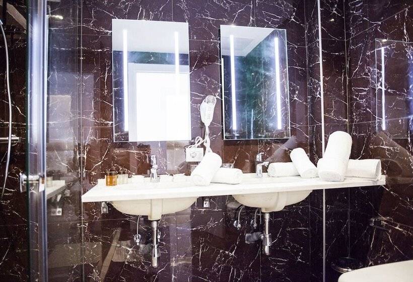 חדר משפחתי, Prestige Resort