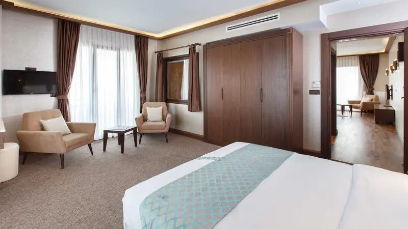 Deluxe Room, Ramada Suites By Wyndham Solo