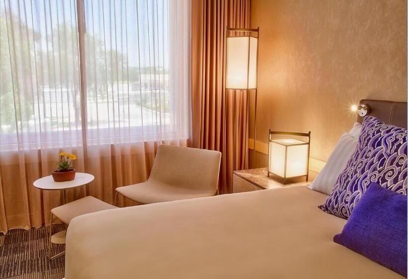 Номер Deluxe Кровать Кинг, Galeria Plaza Irapuato