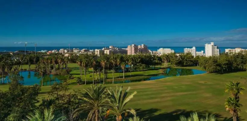 سوئیت با چشم‌انداز زمین گلف, Gara Suites Golf & Spa