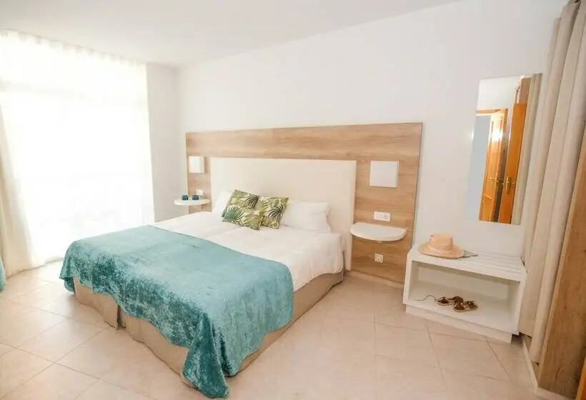 سوئیت با چشم‌انداز زمین گلف, Gara Suites Golf & Spa