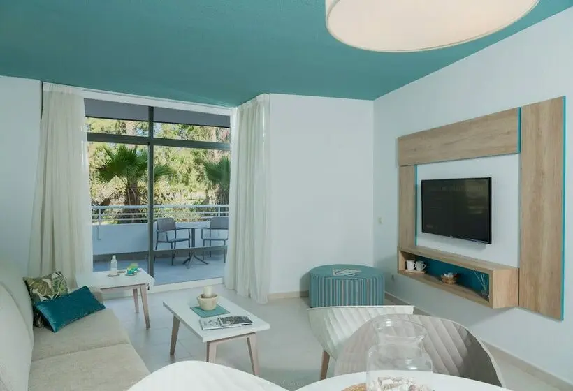 سوئیت با چشم‌انداز زمین گلف, Gara Suites Golf & Spa