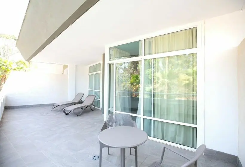 سوئیت با چشم‌انداز زمین گلف, Gara Suites Golf & Spa