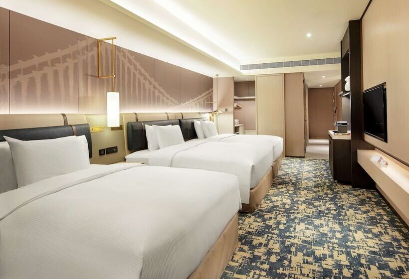 Standard Room Superior Floor, Hilton Taipei Sinban