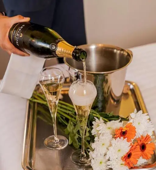 バスタブ付きスタンダードルーム, Logis Auberge De La Tour Hôtel & Restaurants