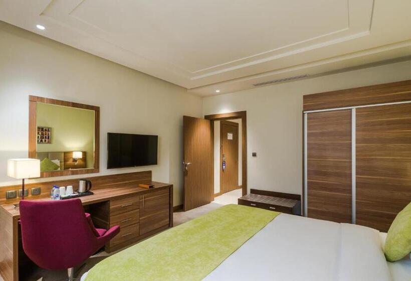 سوییت جونیور, Mena Hotel Tabuk