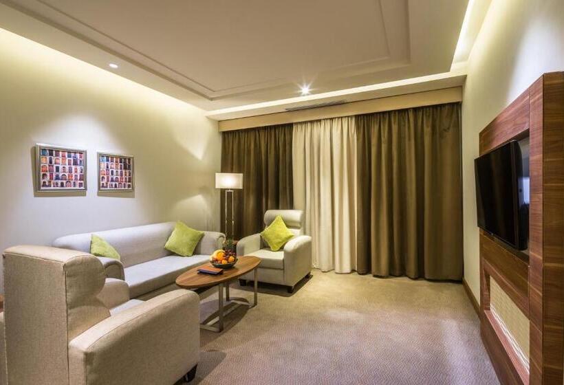 سوییت جونیور, Mena Hotel Tabuk
