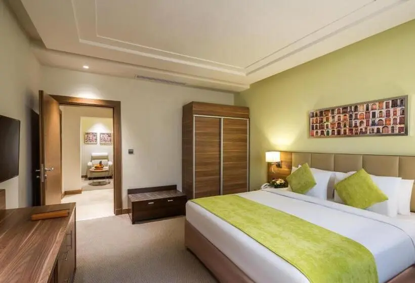 سوییت جونیور, Mena Hotel Tabuk