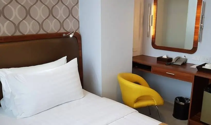 シングルデラックスルーム, One Central Hotel & Suites