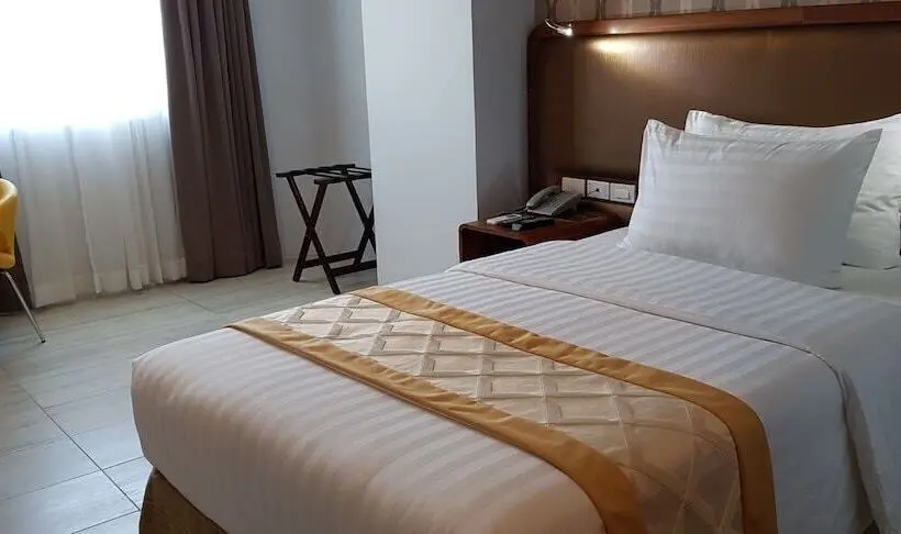 デラックスルーム, One Central Hotel & Suites
