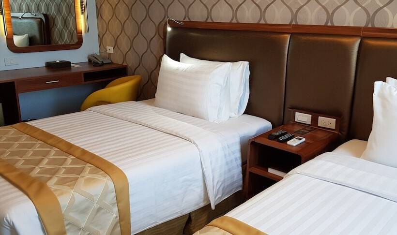 اتاق لوکس, One Central Hotel & Suites