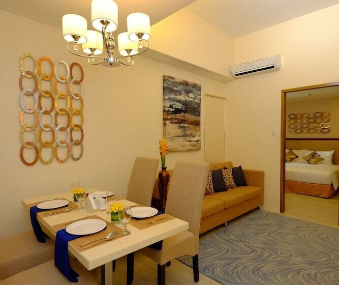 سوییت جونیور, One Central Hotel & Suites