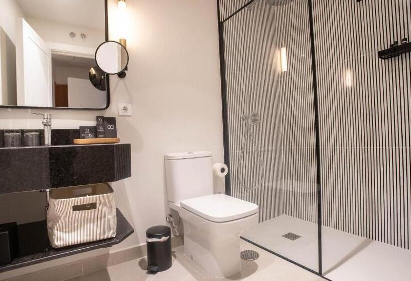 اتاق استاندارد سه نفره, Soho Boutique Opera