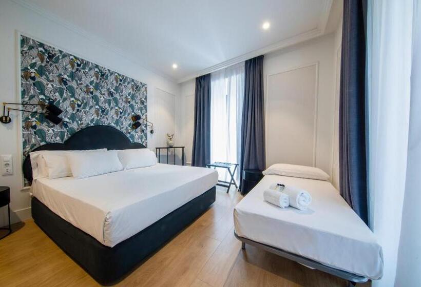 اتاق استاندارد سه نفره, Soho Boutique Opera