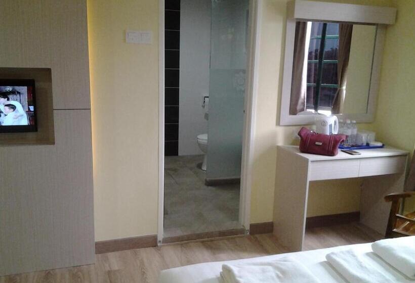 اتاق استاندارد چهار تخته, Suria Seremban