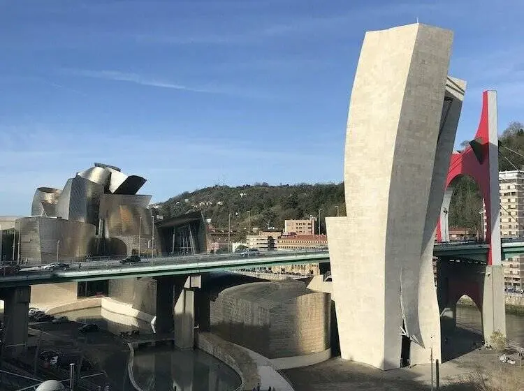 سوئیت جونیور با چشم‌انداز, Vincci Consulado de Bilbao