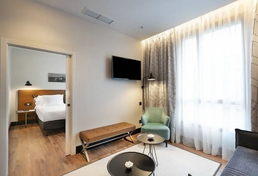 Junior suite with river view, Vincci Consulado de Bilbao