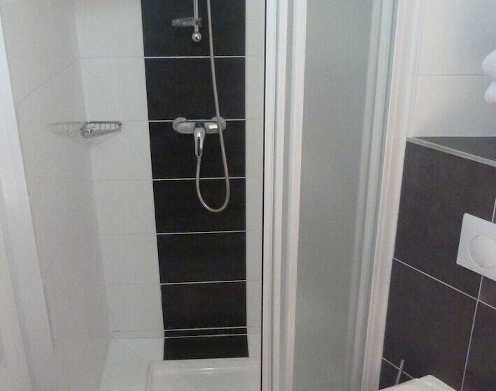 Номер Стандарт, Akena La Ferte Bernard