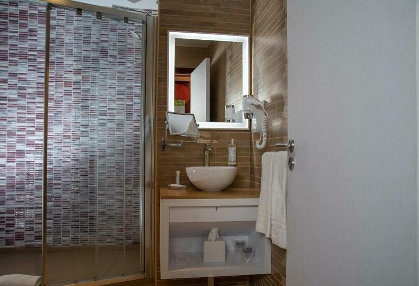 اتاق استاندارد, Be Poet Baixa