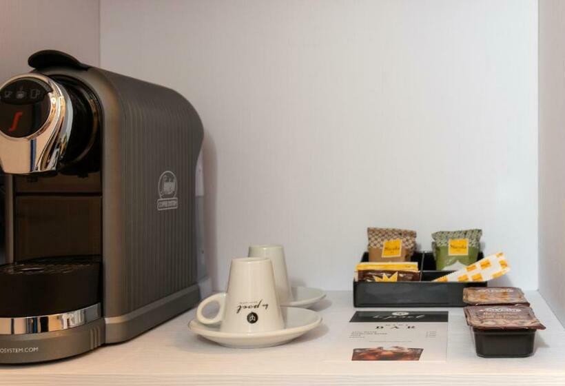 اتاق استاندارد, Be Poet Baixa