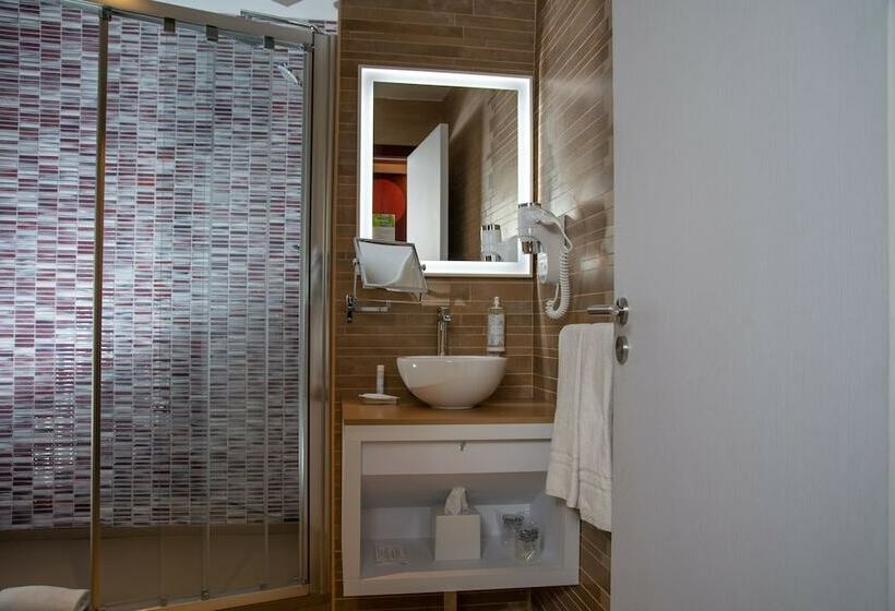 اتاق استاندارد, Be Poet Baixa