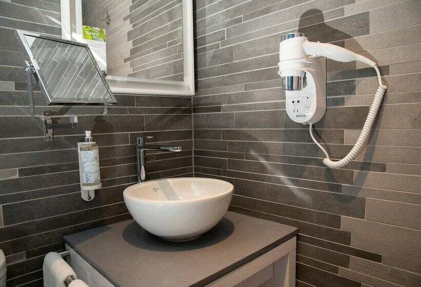 اتاق استاندارد, Be Poet Baixa