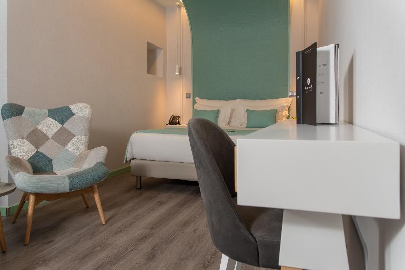 اتاق سوپریور, Be Poet Baixa