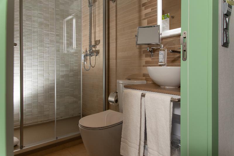 اتاق سوپریور, Be Poet Baixa