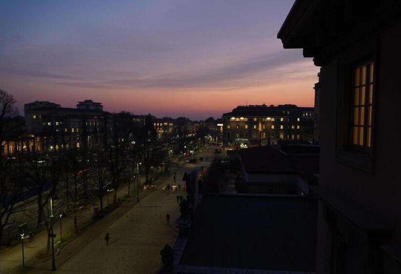 اتاق لوکس, Bergamo Inn 43