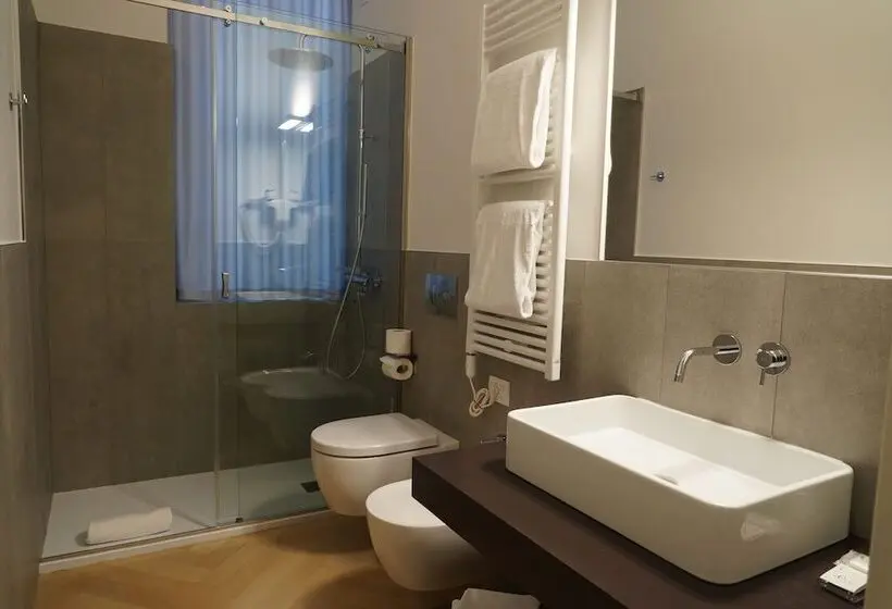 اتاق لوکس, Bergamo Inn 43