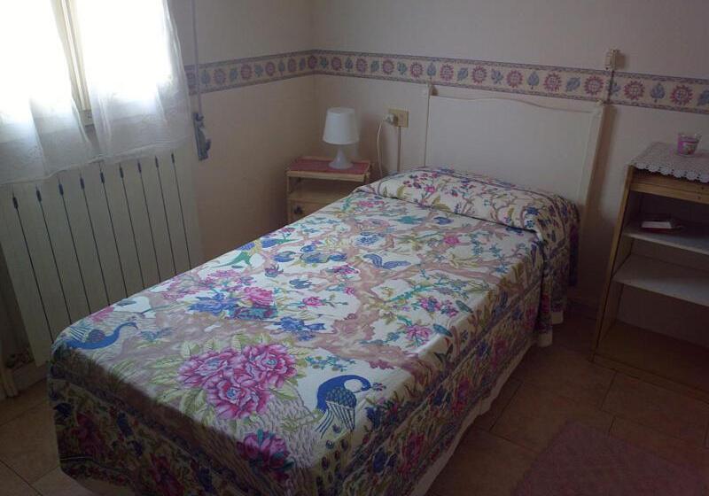 اتاق استاندارد یک نفره, Delhy