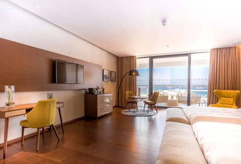 オーシャンビューファミリールーム, Radisson Blu Hotel, Larnaca