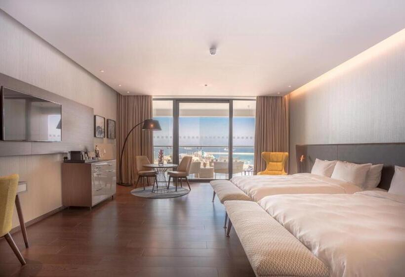 اتاق خانوادگی با چشم‌انداز دریا, Radisson Blu Hotel, Larnaca