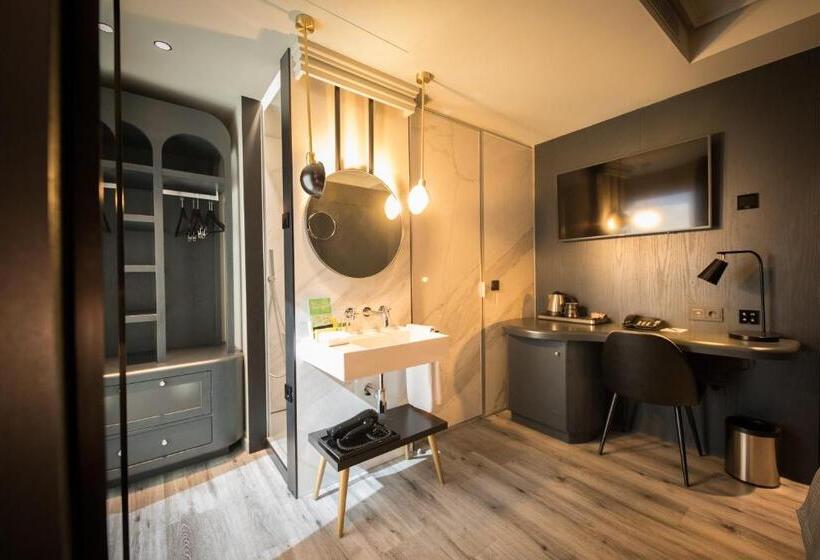 חדר סטנדרט לשלושה, Silken Saaj Las Palmas